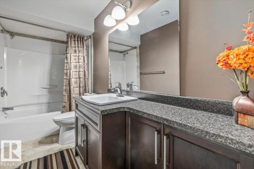 1416 56 Street Sw, Edmonton, AB - Indoor Photo Showing Bathroom