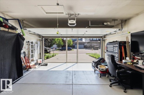 28 Sutherland Street, Leduc, AB - Indoor Photo Showing Garage