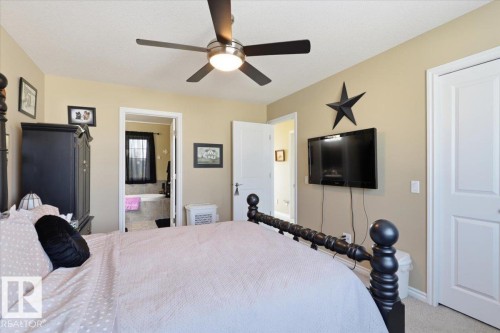 28 Sutherland Street, Leduc, AB - Indoor Photo Showing Bedroom