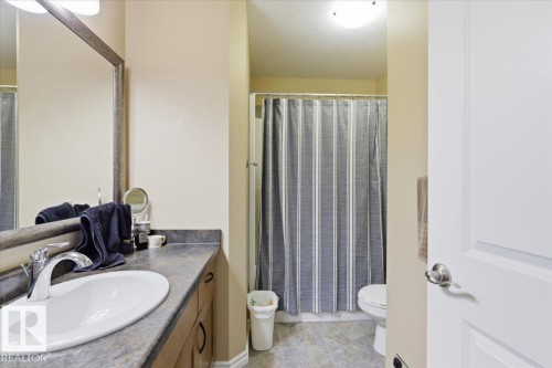 28 Sutherland Street, Leduc, AB - Indoor Photo Showing Bathroom