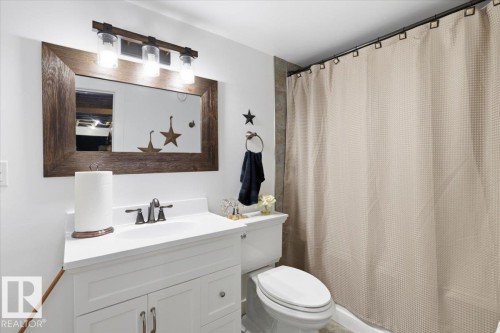28 Sutherland Street, Leduc, AB - Indoor Photo Showing Bathroom