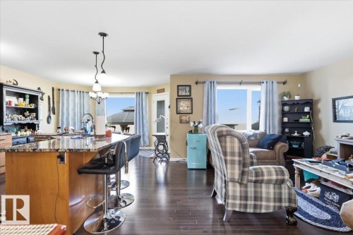 28 Sutherland Street, Leduc, AB - Indoor