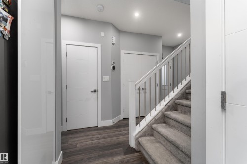 1613 Enright Way Nw, Edmonton, AB - Indoor Photo Showing Other Room