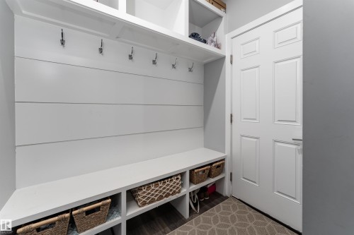 1613 Enright Way Nw, Edmonton, AB - Indoor Photo Showing Other Room