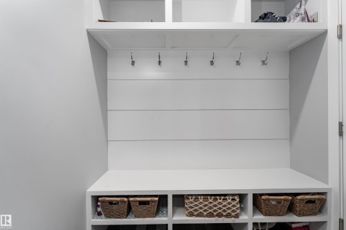 1613 Enright Way Nw, Edmonton, AB - Indoor