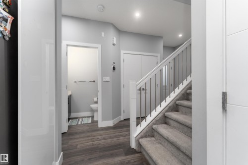 1613 Enright Way Nw, Edmonton, AB - Indoor Photo Showing Other Room