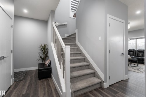 1613 Enright Way Nw, Edmonton, AB - Indoor Photo Showing Other Room