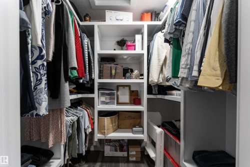 1613 Enright Way Nw, Edmonton, AB - Indoor With Storage