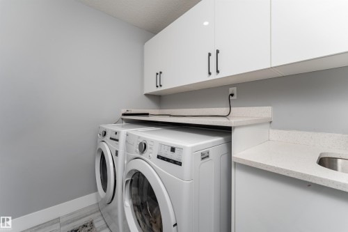 1613 Enright Way Nw, Edmonton, AB - Indoor Photo Showing Laundry Room