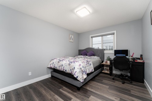 1613 Enright Way Nw, Edmonton, AB - Indoor Photo Showing Bedroom