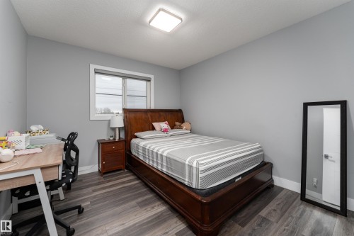 1613 Enright Way Nw, Edmonton, AB - Indoor Photo Showing Bedroom