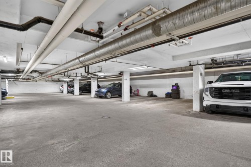 #411 4407 23 St Nw, Edmonton, AB - Indoor Photo Showing Garage