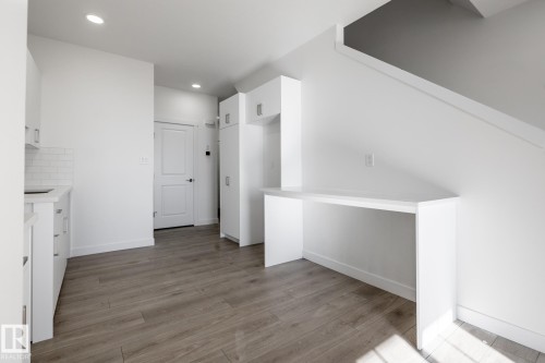 #37 7110 Keswick Cm Sw, Edmonton, AB - Indoor Photo Showing Other Room