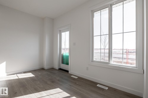 #37 7110 Keswick Cm Sw, Edmonton, AB - Indoor Photo Showing Other Room