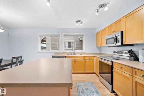 #6 12050 17 Av Sw, Edmonton, AB - Indoor Photo Showing Kitchen