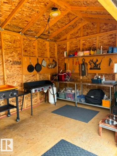 243071 Twp Rd 664, Rural Athabasca County, AB - Indoor