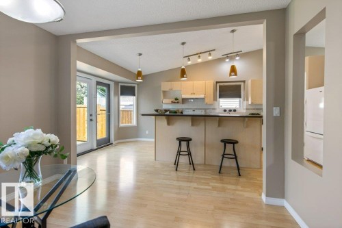 3 Holly Place, St. Albert, AB - Indoor Photo Showing Kitchen