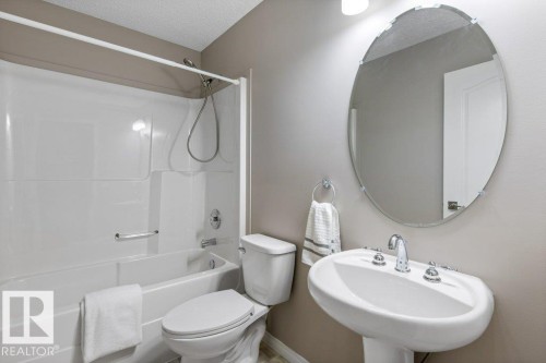 3 Holly Place, St. Albert, AB - Indoor Photo Showing Bathroom