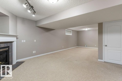 3 Holly Place, St. Albert, AB - Indoor