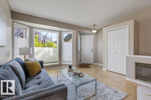 3 Holly Place, St. Albert, AB - Indoor Photo Showing Living Room