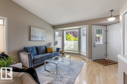 3 Holly Place, St. Albert, AB - Indoor Photo Showing Living Room