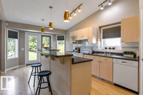 3 Holly Place, St. Albert, AB - Indoor Photo Showing Kitchen With Double Sink