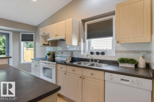 3 Holly Place, St. Albert, AB - Indoor Photo Showing Kitchen With Double Sink