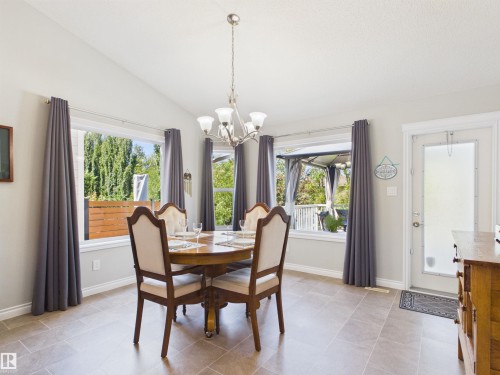 2043 Christopher Close, Sherwood Park, AB - Indoor Photo Showing Dining Room