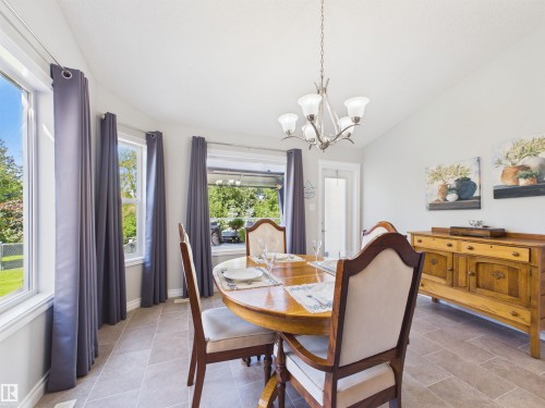 2043 Christopher Close, Sherwood Park, AB - Indoor Photo Showing Dining Room
