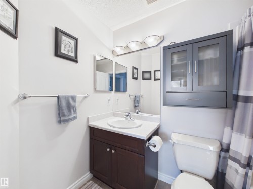 2043 Christopher Close, Sherwood Park, AB - Indoor Photo Showing Bathroom