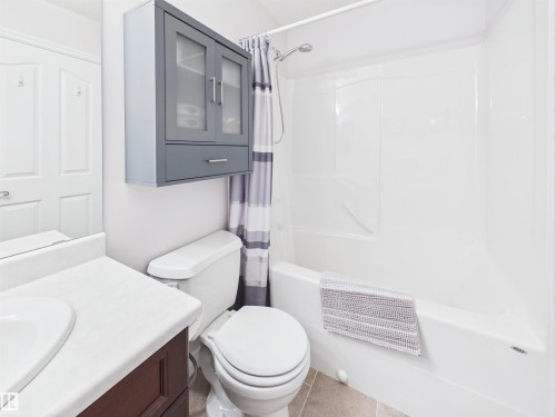2043 Christopher Close, Sherwood Park, AB - Indoor Photo Showing Bathroom