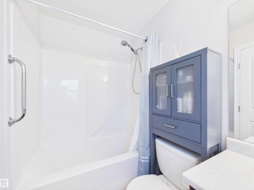 2043 Christopher Close, Sherwood Park, AB - Indoor Photo Showing Bathroom