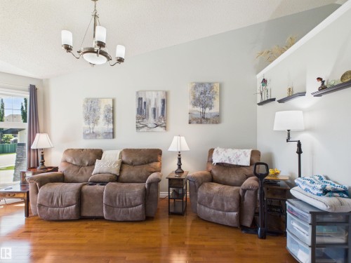 2043 Christopher Close, Sherwood Park, AB - Indoor Photo Showing Living Room