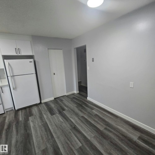 2613 105A Street Northwest, Edmonton, AB - Indoor Photo Showing Other Room