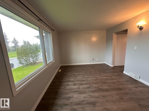 2613 105A Street Northwest, Edmonton, AB - Indoor Photo Showing Other Room