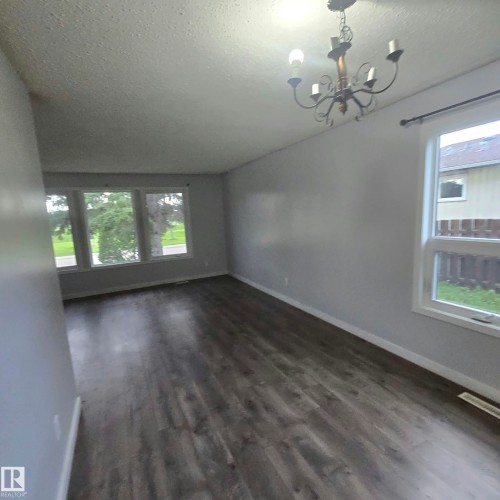 2613 105A Street Northwest, Edmonton, AB - Indoor Photo Showing Other Room