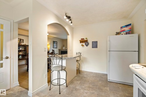 7215 96B Avenue Nw, Edmonton, AB - Indoor
