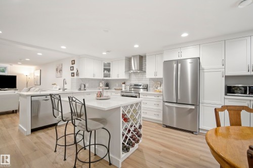 7215 96B Avenue Nw, Edmonton, AB - Indoor Photo Showing Kitchen