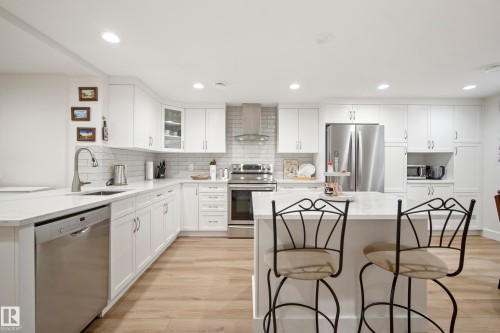 7215 96B Avenue Nw, Edmonton, AB - Indoor Photo Showing Kitchen With Upgraded Kitchen