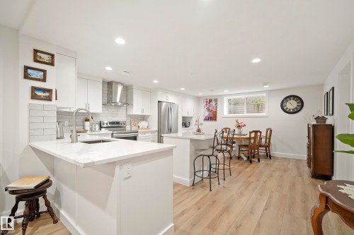 7215 96B Avenue Nw, Edmonton, AB - Indoor Photo Showing Kitchen