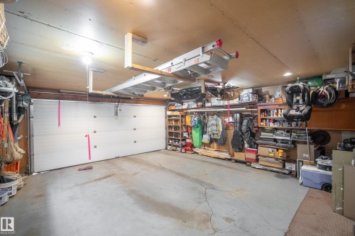 7215 96B Avenue Nw, Edmonton, AB - Indoor Photo Showing Garage