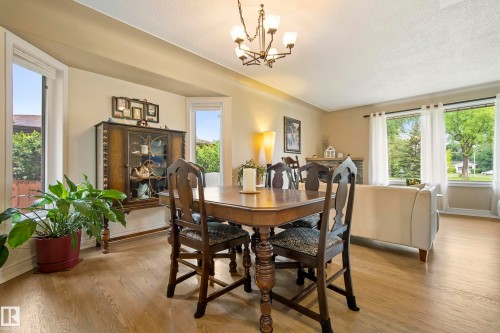 7215 96B Avenue Nw, Edmonton, AB - Indoor Photo Showing Dining Room