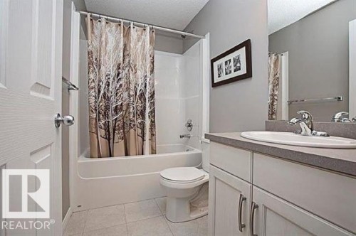 #95 4050 Savaryn Dr Sw, Edmonton, AB - Indoor Photo Showing Bathroom