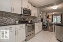 #95 4050 Savaryn Dr Sw, Edmonton, AB  - Indoor Photo Showing Kitchen With Upgraded Kitchen 