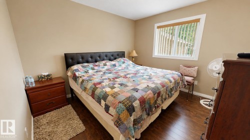 39 Culmac Road, Rural Parkland County, AB - Indoor Photo Showing Bedroom