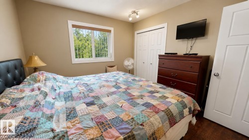 39 Culmac Road, Rural Parkland County, AB - Indoor Photo Showing Bedroom
