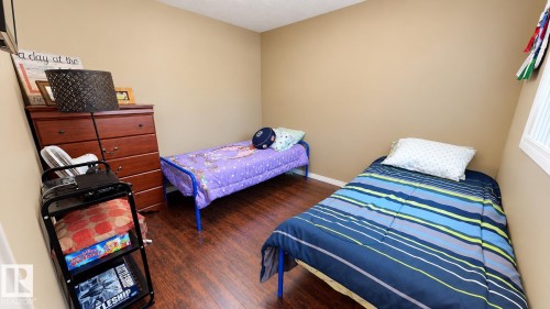 39 Culmac Road, Rural Parkland County, AB - Indoor Photo Showing Bedroom