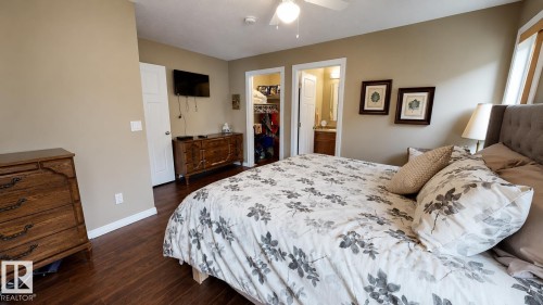 39 Culmac Road, Rural Parkland County, AB - Indoor Photo Showing Bedroom