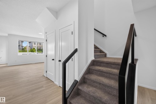 7722 174A Avenue Nw, Edmonton, AB - Indoor Photo Showing Other Room