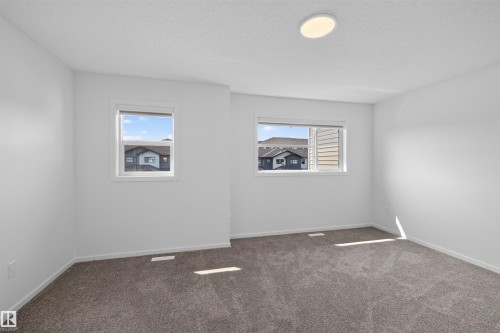 7722 174A Avenue Nw, Edmonton, AB - Indoor Photo Showing Other Room